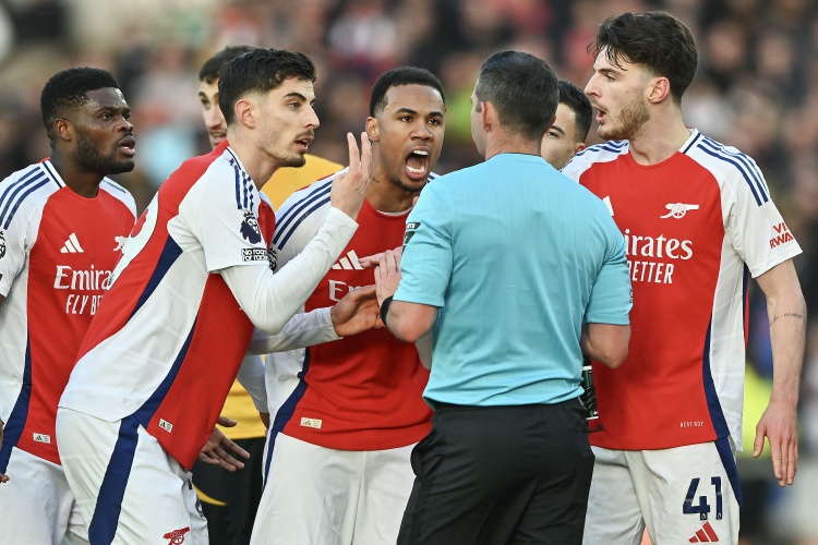 九游会·j9官方网站🚨裁判公司声明：奥利弗受到辱骂+威胁，警方将调查涉事球迷