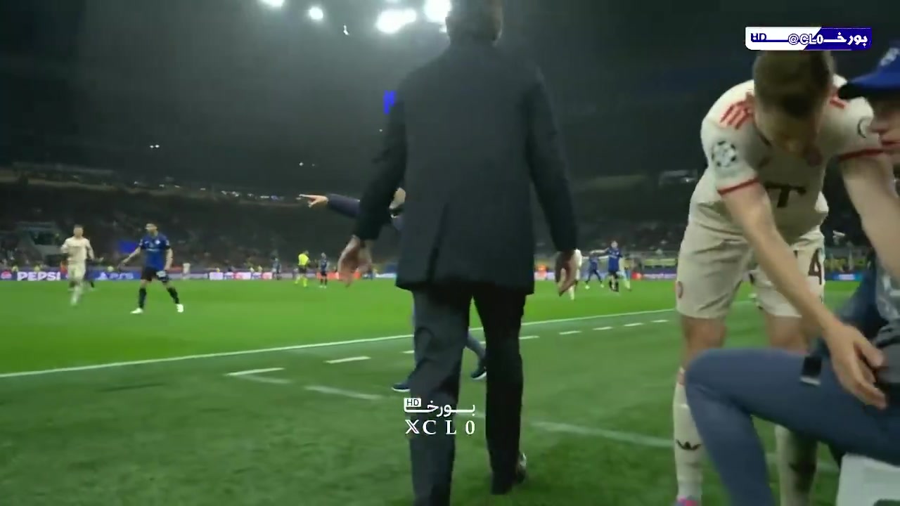 ag九游会亚洲真人第一品牌急了😠球童拖延时间被斯坦尼西奇推倒，球员回应：我当时有点蠢