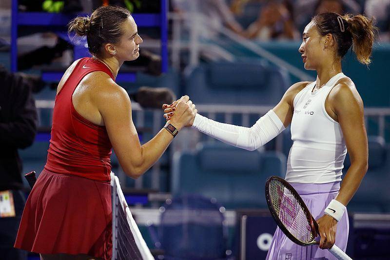 2-0横扫世界第一萨巴伦卡，郑钦文法网冲冠：2-0、2-0夺得两连胜